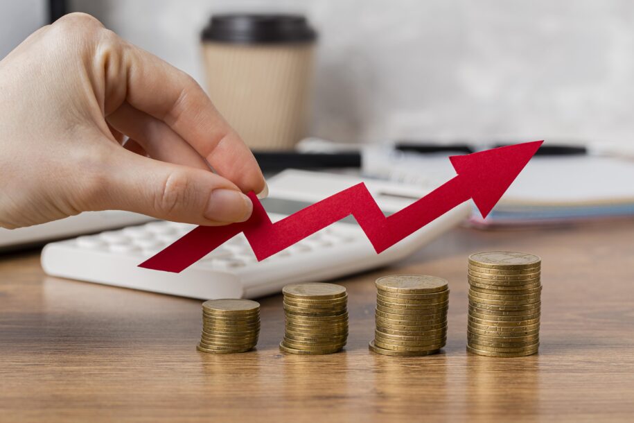 Maximizing Revenue Growth Through Customer Success 1 revenue growth